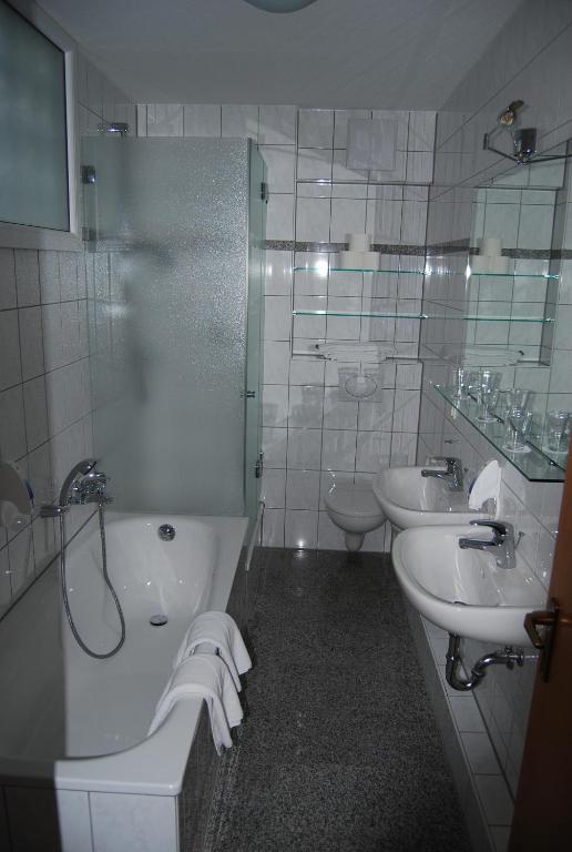 Landhotel St. Gereon Nackenheim Habitación foto